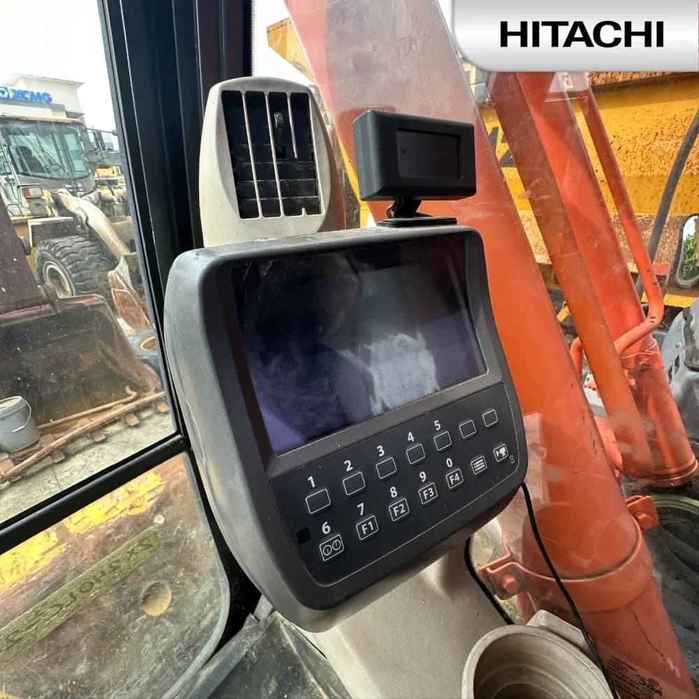 Hitachi Zaxis350LCH 17