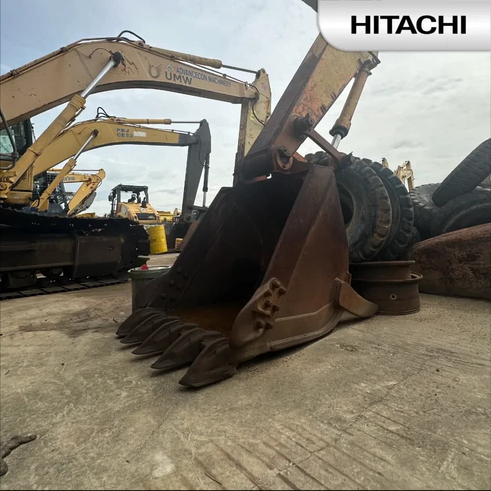 Hitachi ZX240LC 14