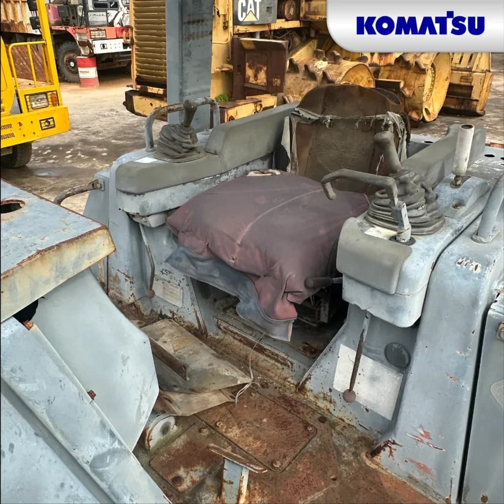 Komatsu D65EX-12 5