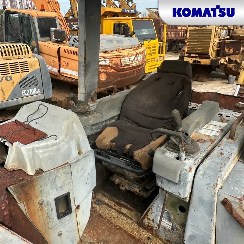 Komatsu D65EX-12 4