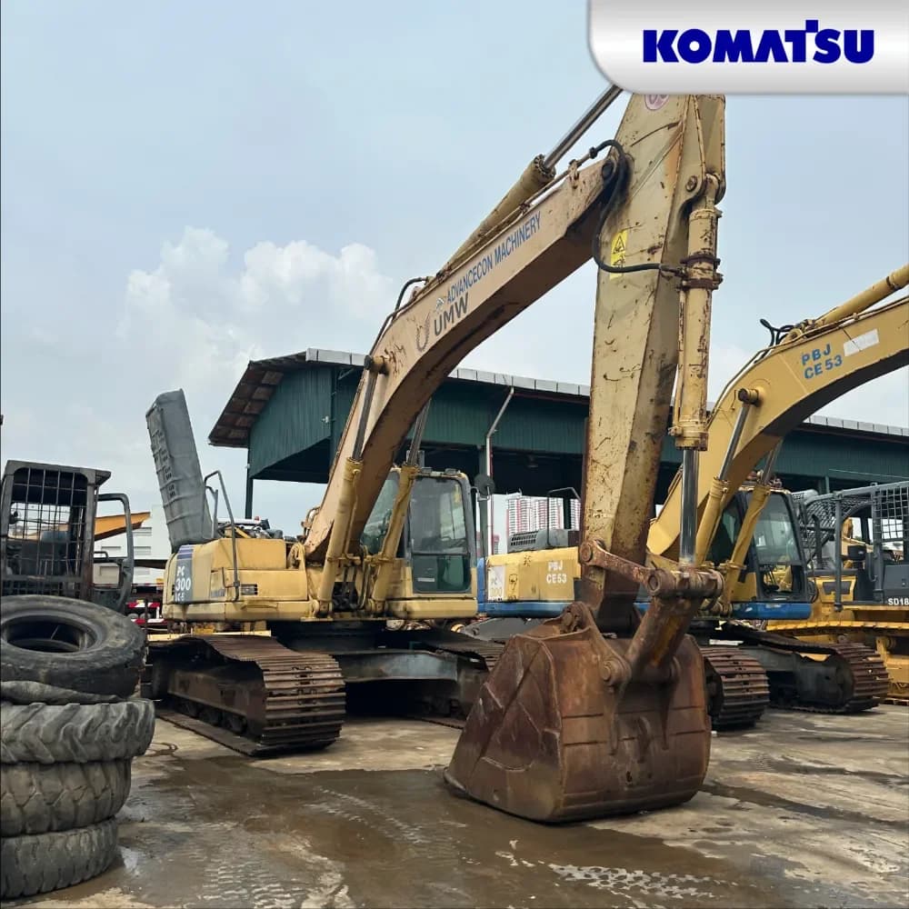 Komatsu PC210LC-8M0 10