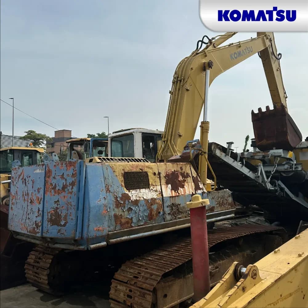 Komatsu PC210LC-8M0 29