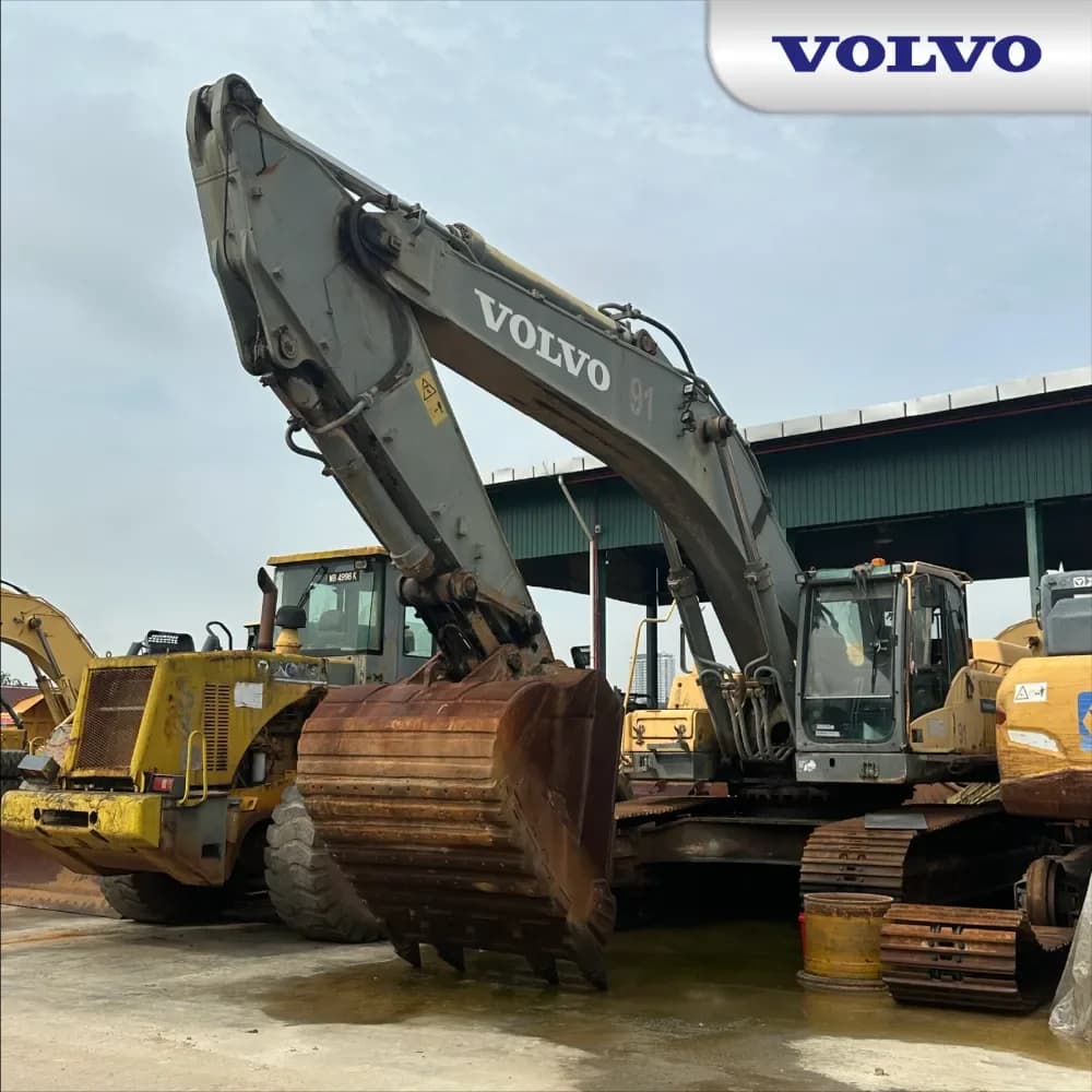 Komatsu PC300-7 9