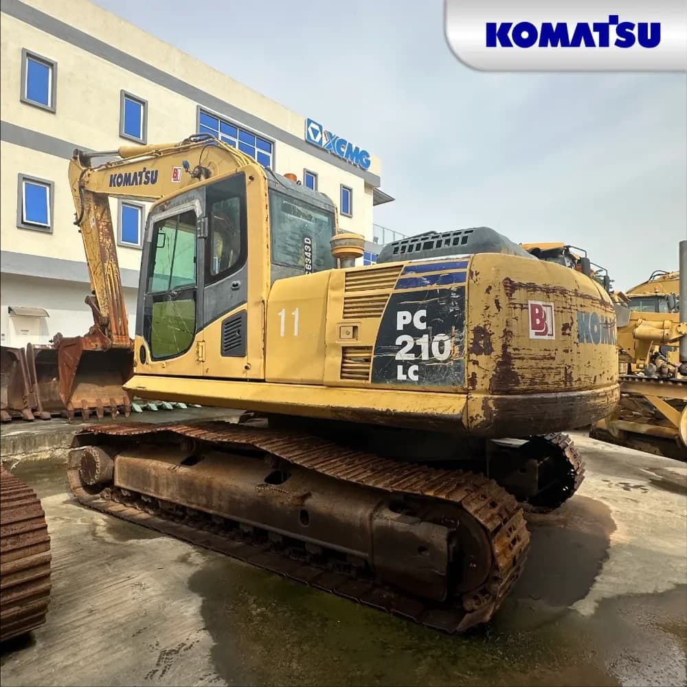 Komatsu PC300-7 16