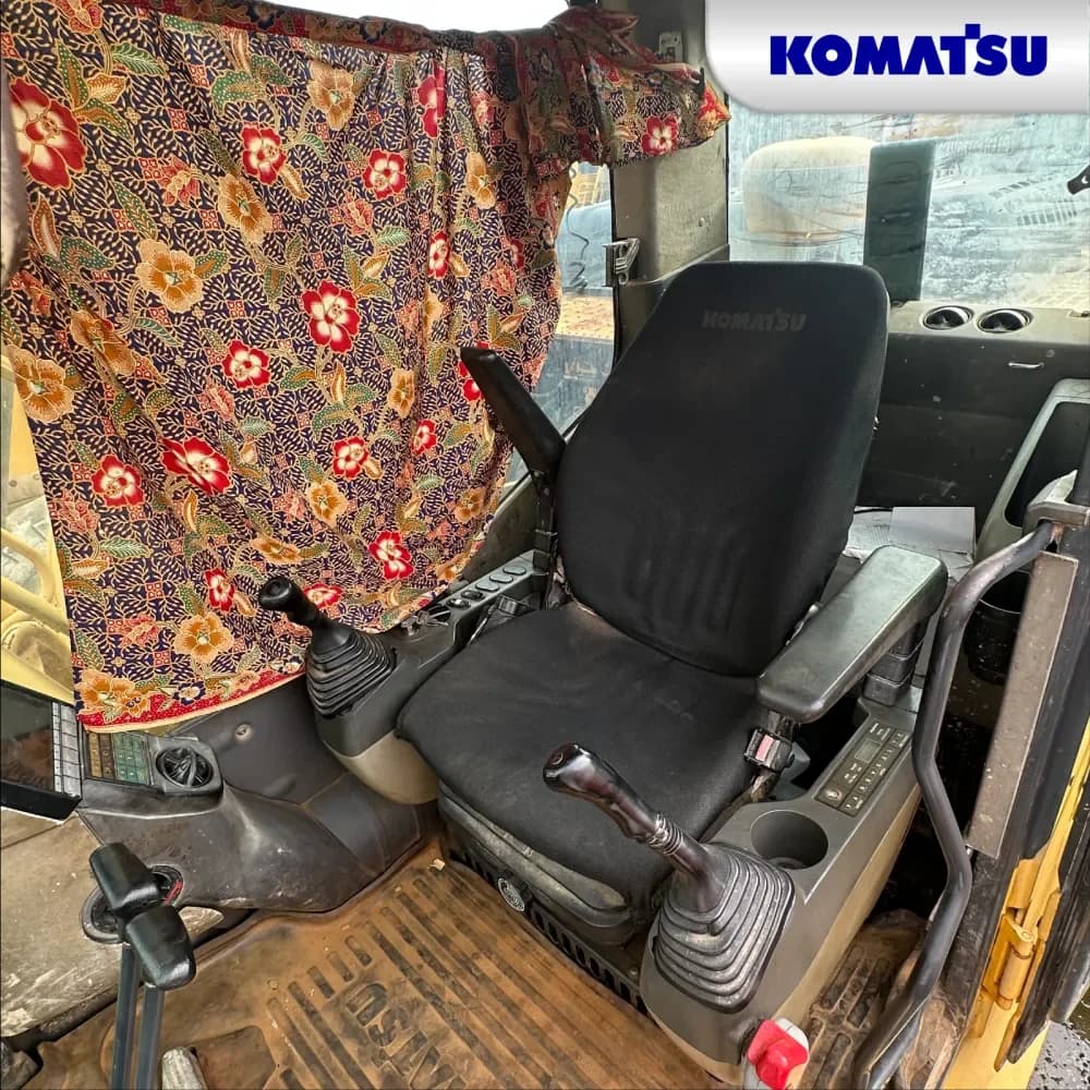 Komatsu PC300-7 20
