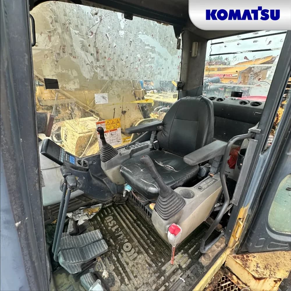 Komatsu PC300LC-8 10