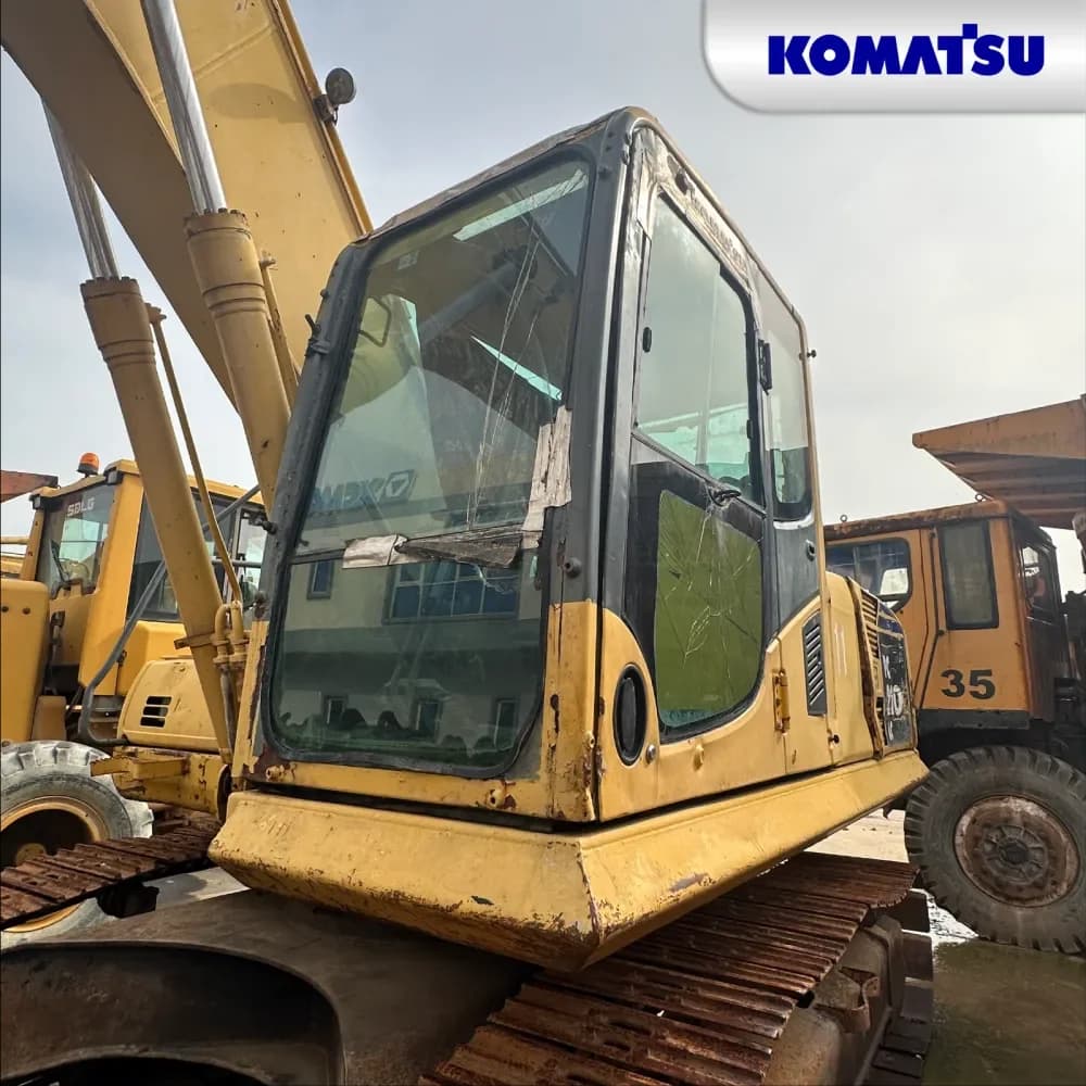 Komatsu PC300LC-8 23